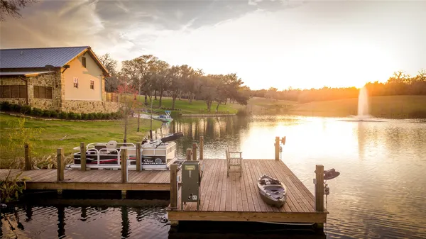 $1,250,000 | 100 Labrador Lane, Columbus, TX 78934