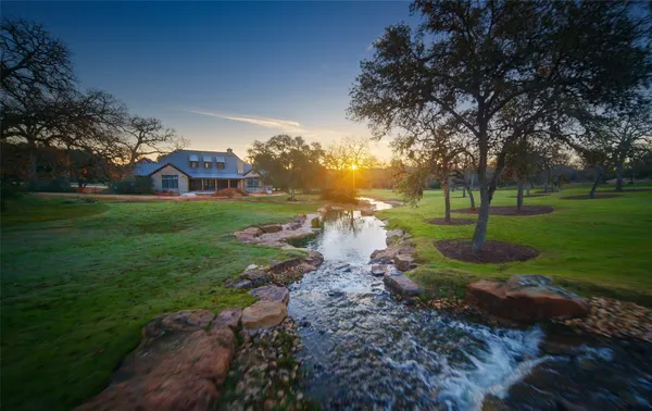 $1,250,000 | 100 Labrador Lane, Columbus, TX 78934