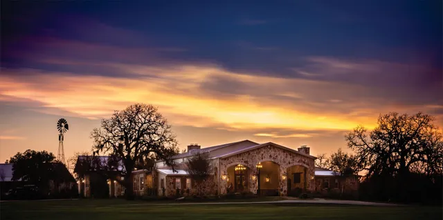 $1,250,000 | 100 Labrador Lane, Columbus, TX 78934