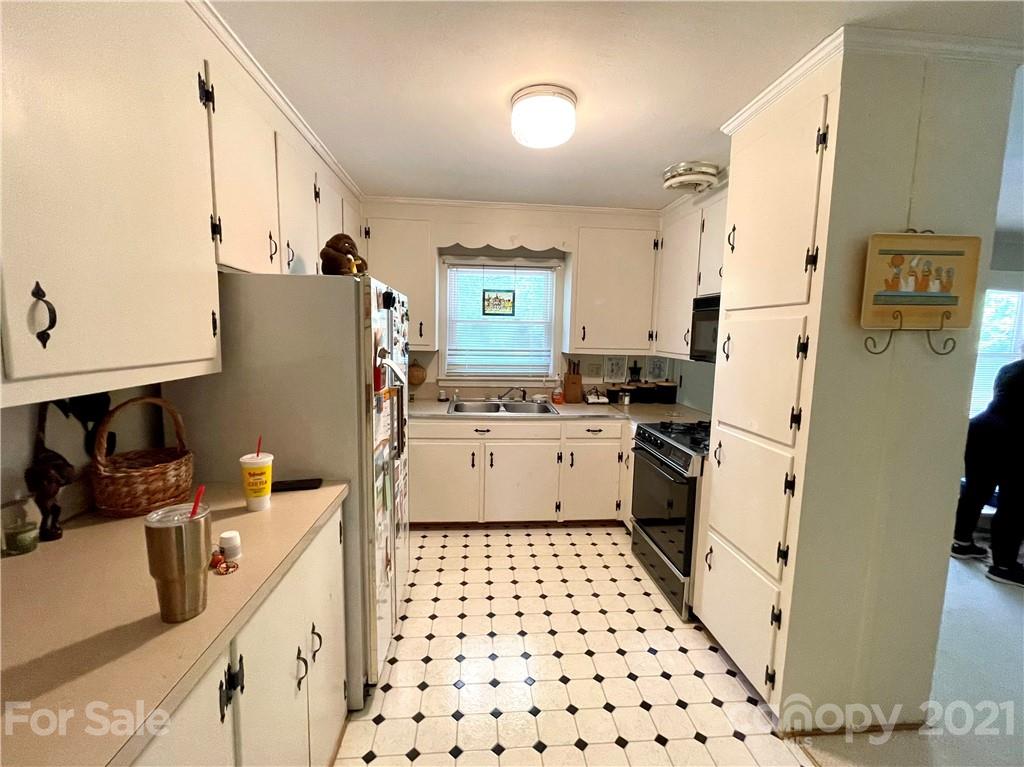 3914 South New Hope Road Gastonia, NC 28056 - Photo 11 of 44 Gallery Image 11