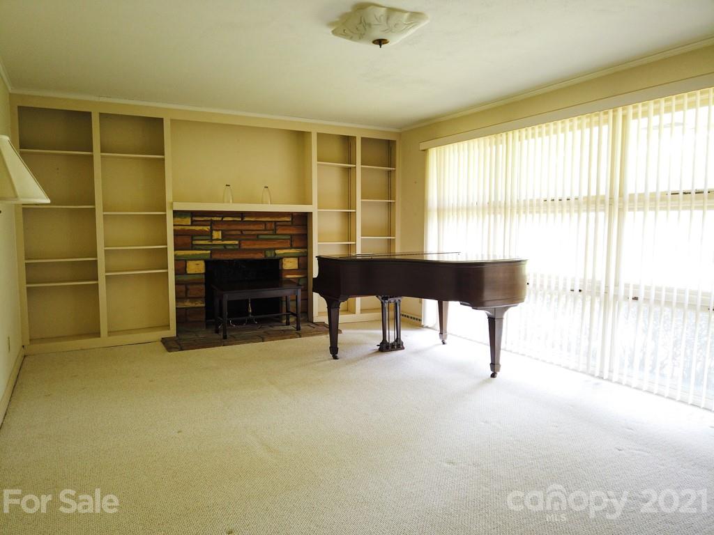 3914 South New Hope Road Gastonia, NC 28056 - Photo 3 of 44 Gallery Image 3