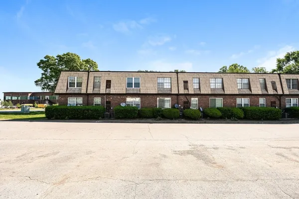 $995 | 441 Harding Place, Unit B9, Nashville, TN 37211