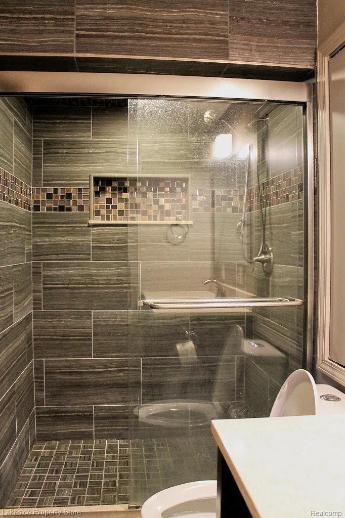 27107 Campbell Road Warren, MI 48093 - Photo 27 of 30 Full basement Bath