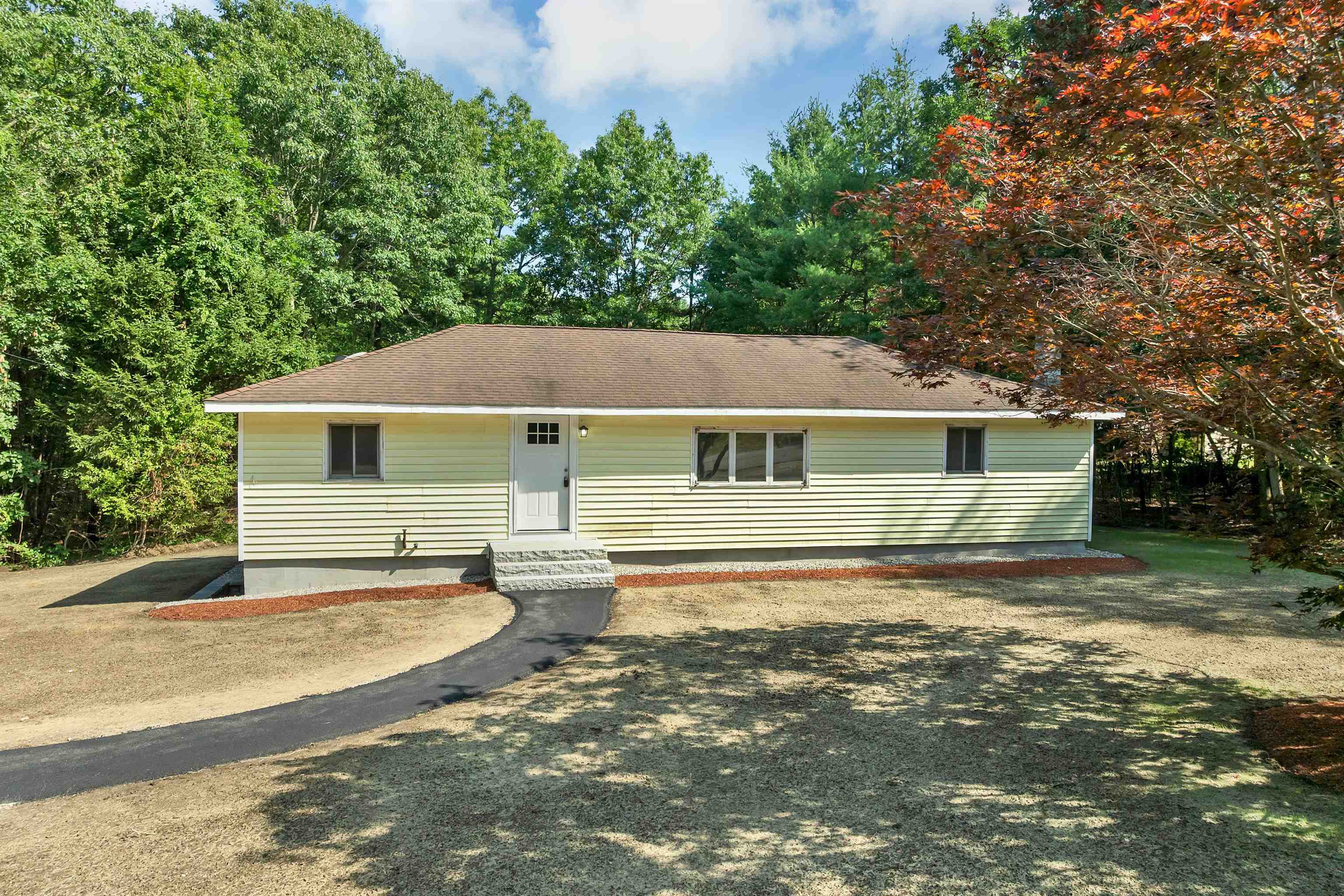 4 Loop Road Londonderry, NH 03053 - Photo 1 of 30