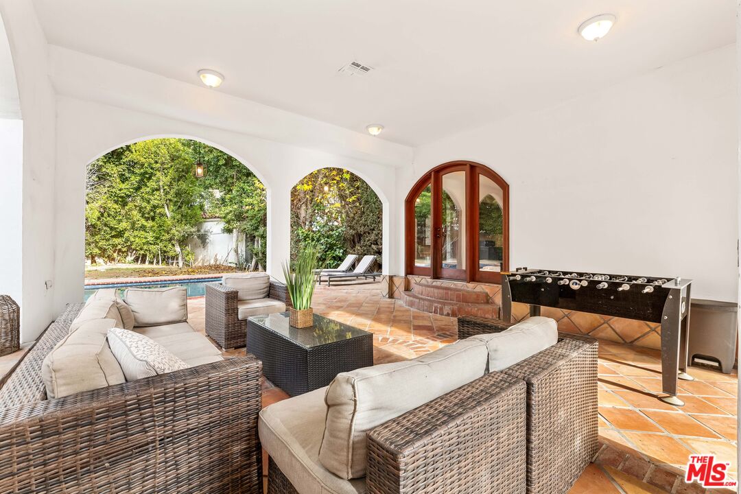 12109 Maxwellton Road Studio City, CA 91604 - Photo 11 of 75