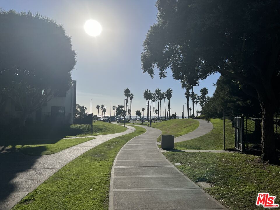 2411 4th Street, Unit 2 Santa Monica, CA 90405 - Photo 43 of 47