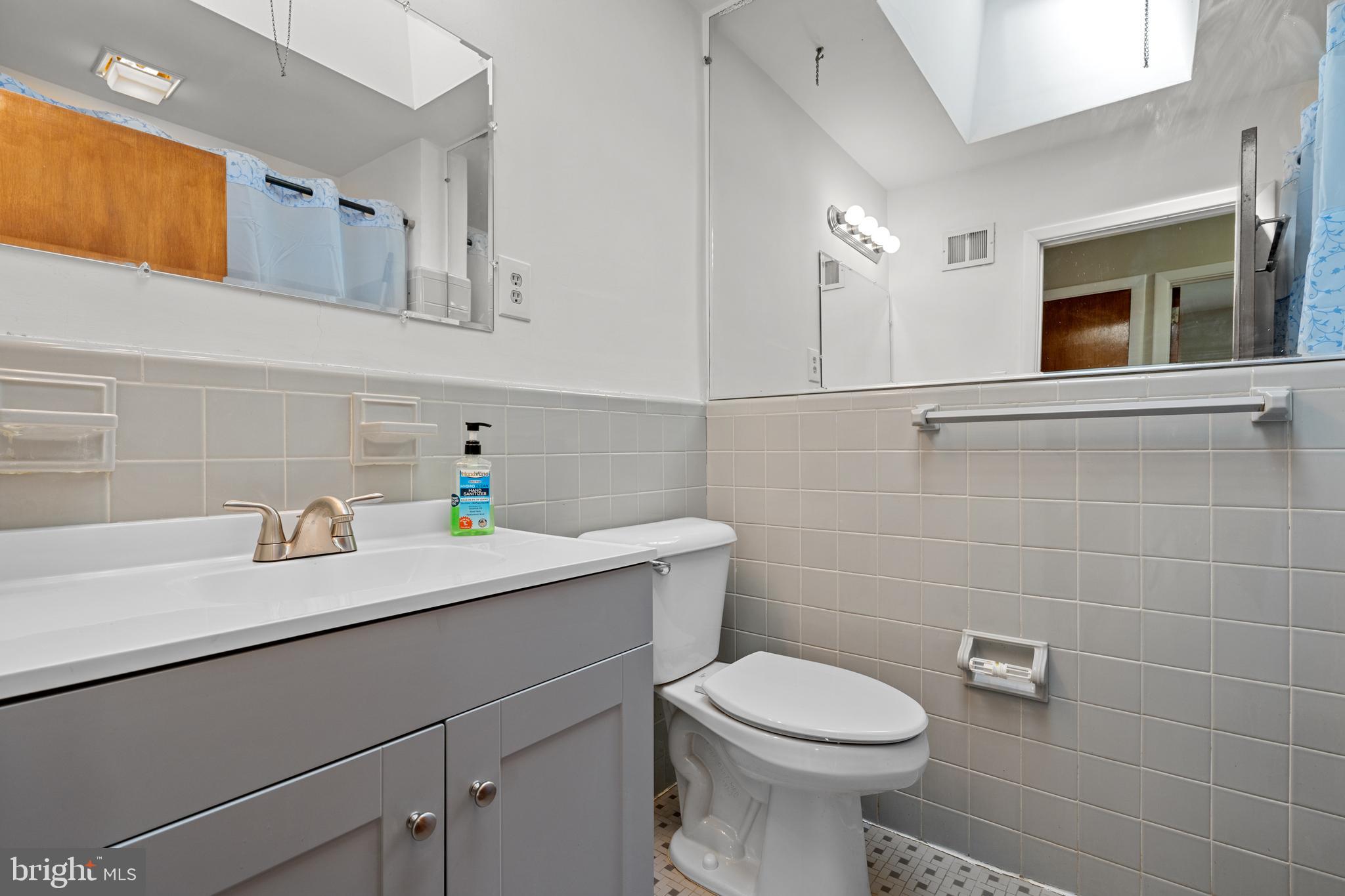 8847 Blue Grass Road Philadelphia, PA 19152 - Photo 15 of 21 Bathroom
Upper Level