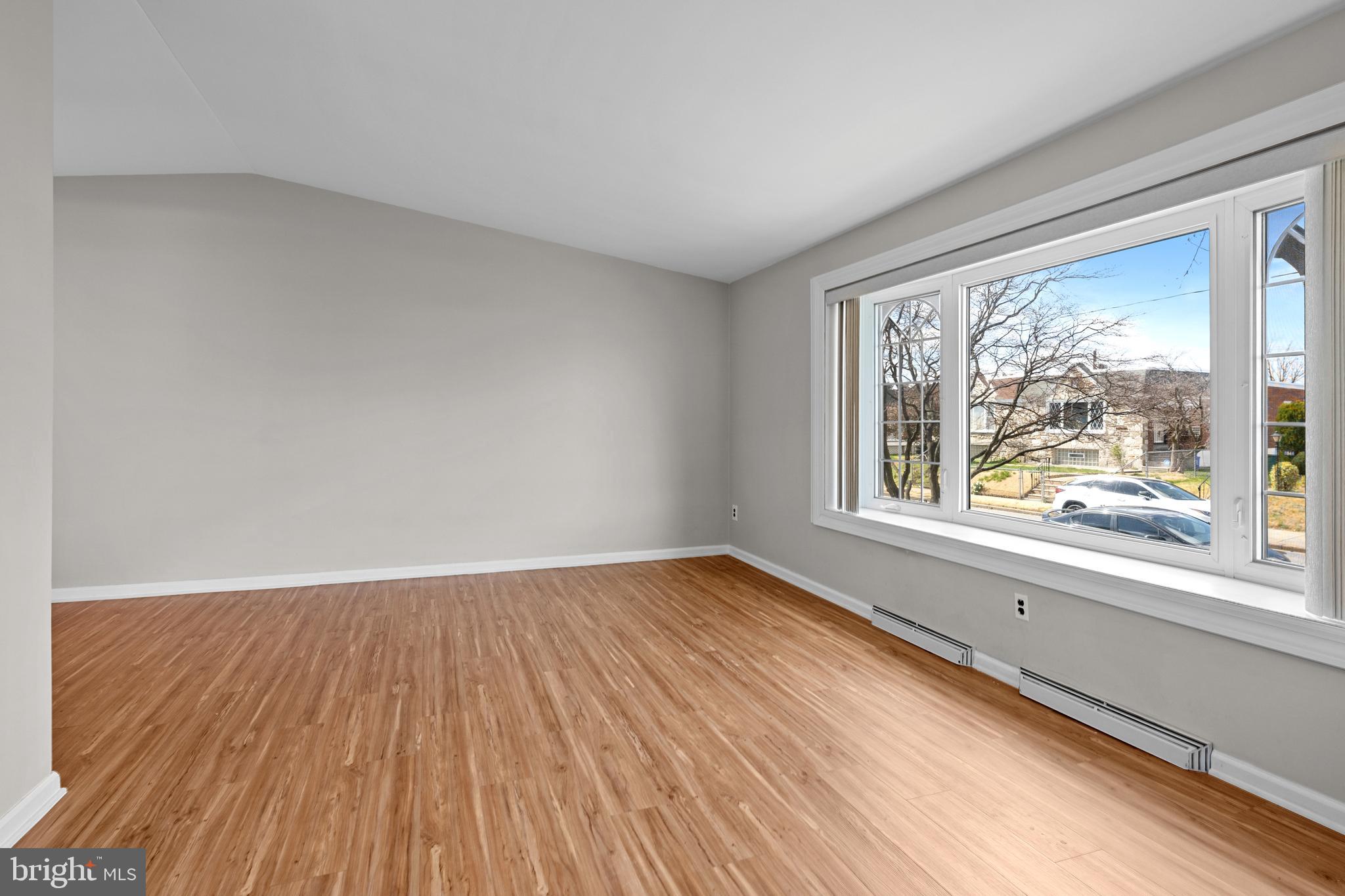 8847 Blue Grass Road Philadelphia, PA 19152 - Photo 7 of 21 Living Room
Upper Level