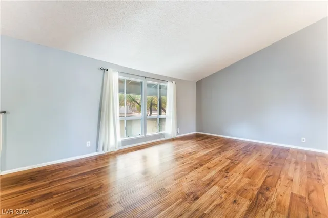 $3,500 | 8704 Isola Drive, Las Vegas, NV 89117