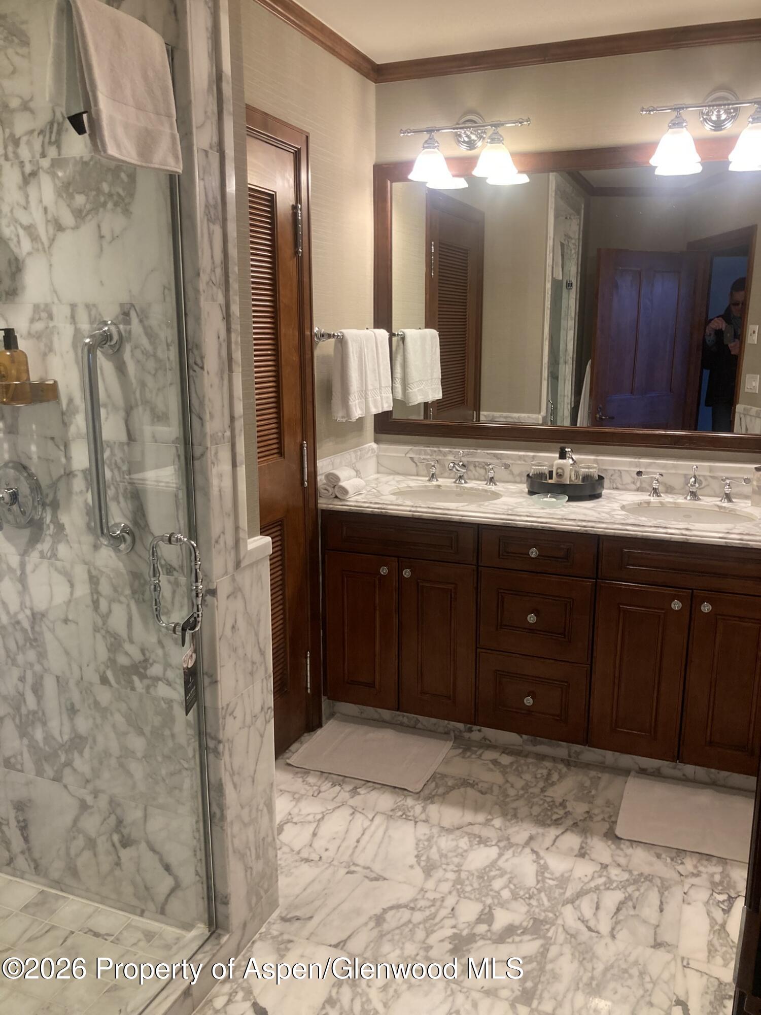39 Boomerang Road, Unit 83106 Aspen, CO 81611 - Photo 12 of 22 8210-8310 Bathroom 2
