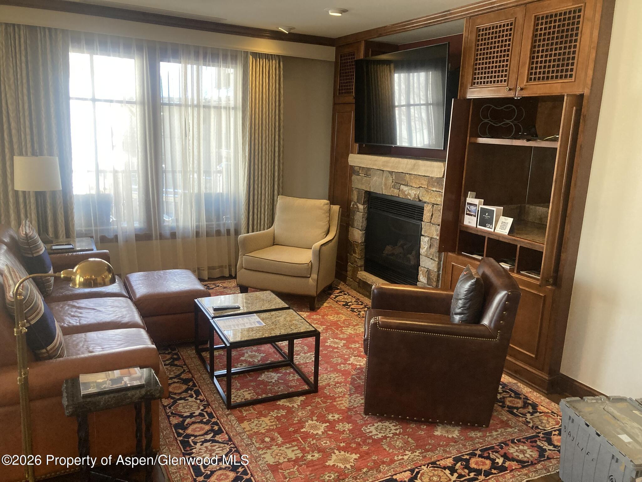 39 Boomerang Road, Unit 83106 Aspen, CO 81611 - Photo 5 of 22 8210-8310 Living Area