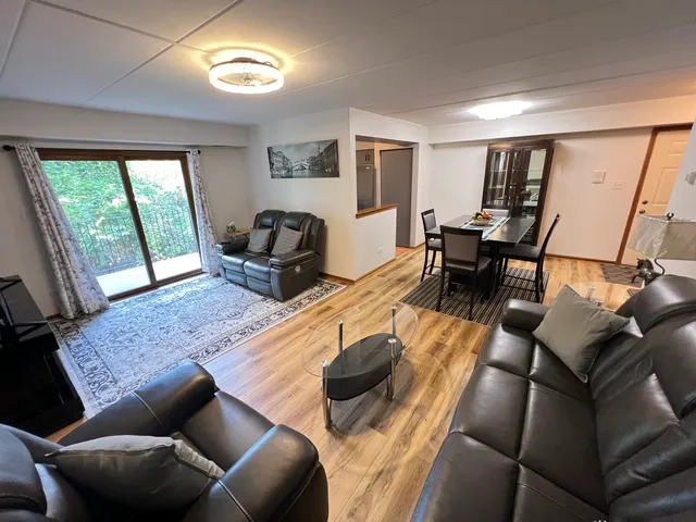 $229,000 | 10278 SW Highway, Unit 2C, Chicago Ridge, IL 60415