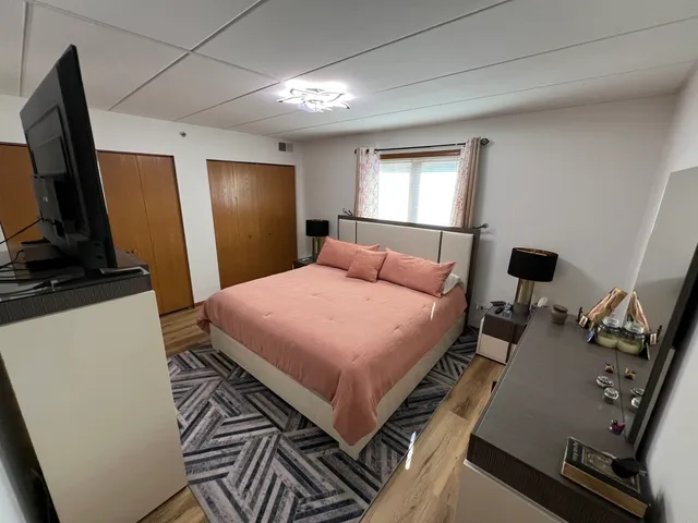 $229,000 | 10278 SW Highway, Unit 2C, Chicago Ridge, IL 60415