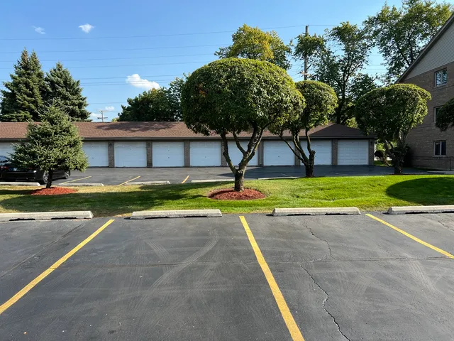 $229,000 | 10278 SW Highway, Unit 2C, Chicago Ridge, IL 60415