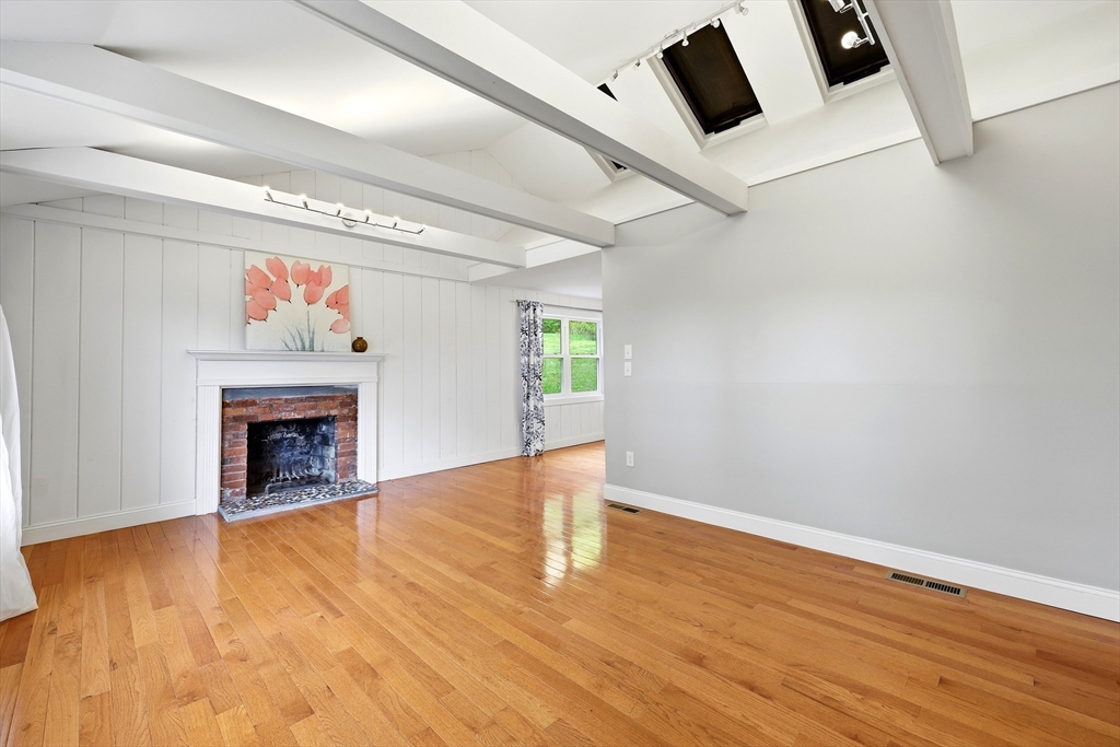1185 Bay Road Amherst, MA 01002 - Photo 4 of 38