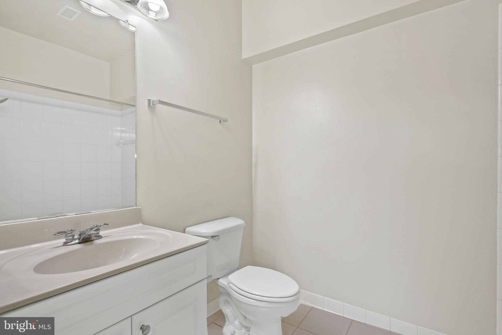 2726 Gallows Road, Unit 102 Vienna, VA 22180 - Photo 12 of 20 Bathroom