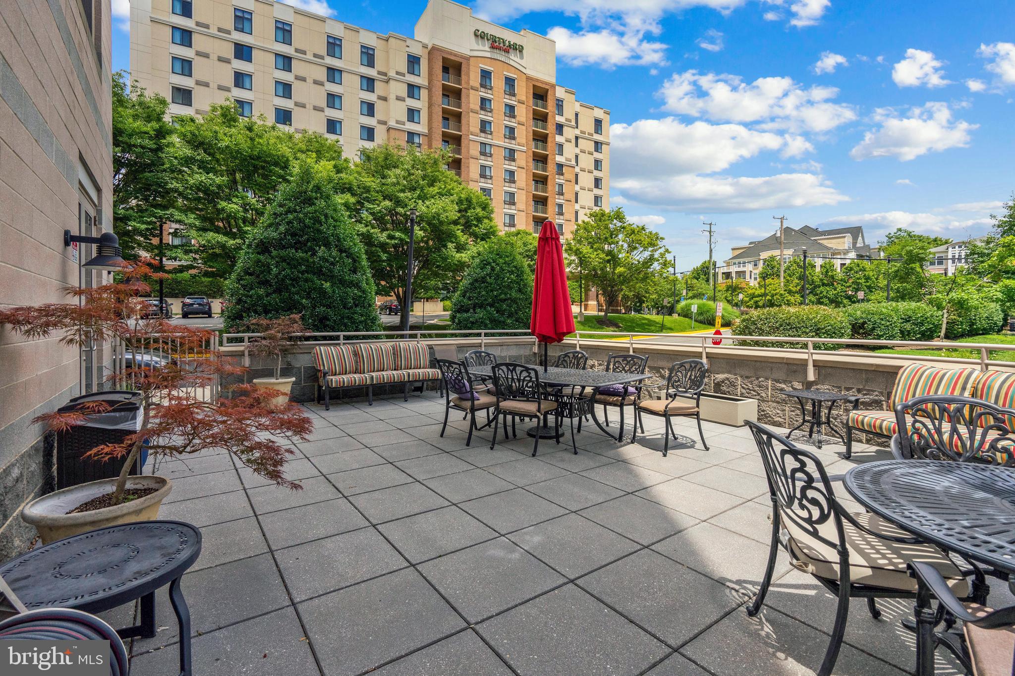 2726 Gallows Road, Unit 102 Vienna, VA 22180 - Photo 18 of 20 Outdoor Patio