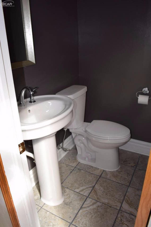 1250 Whittier Road Grosse Pointe, MI 48230 - Photo 28 of 60 21226501-27.JPG