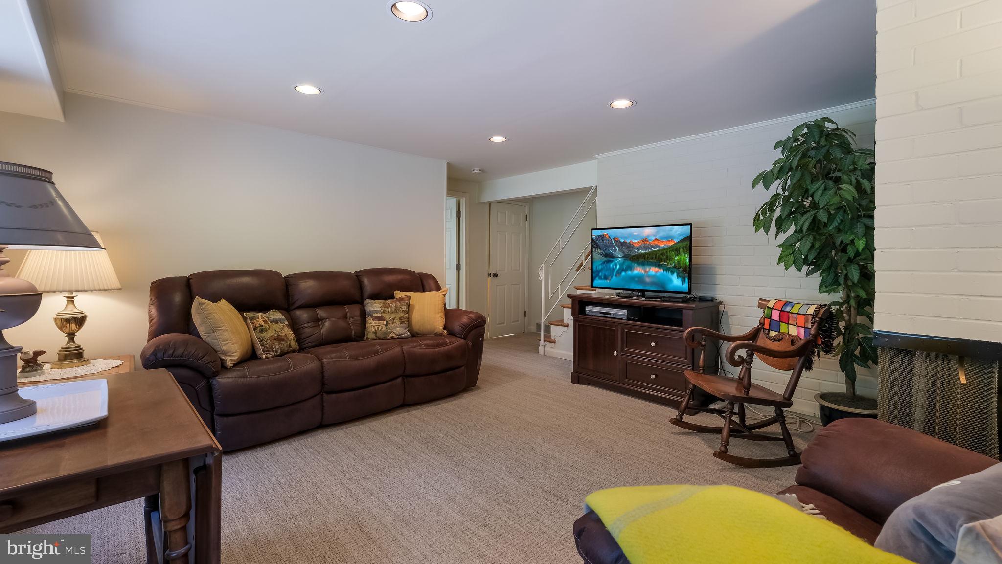 716 Suffolk Road Jenkintown, PA 19046 - Photo 14 of 25 LOWER LEVEL SITTING ROOM