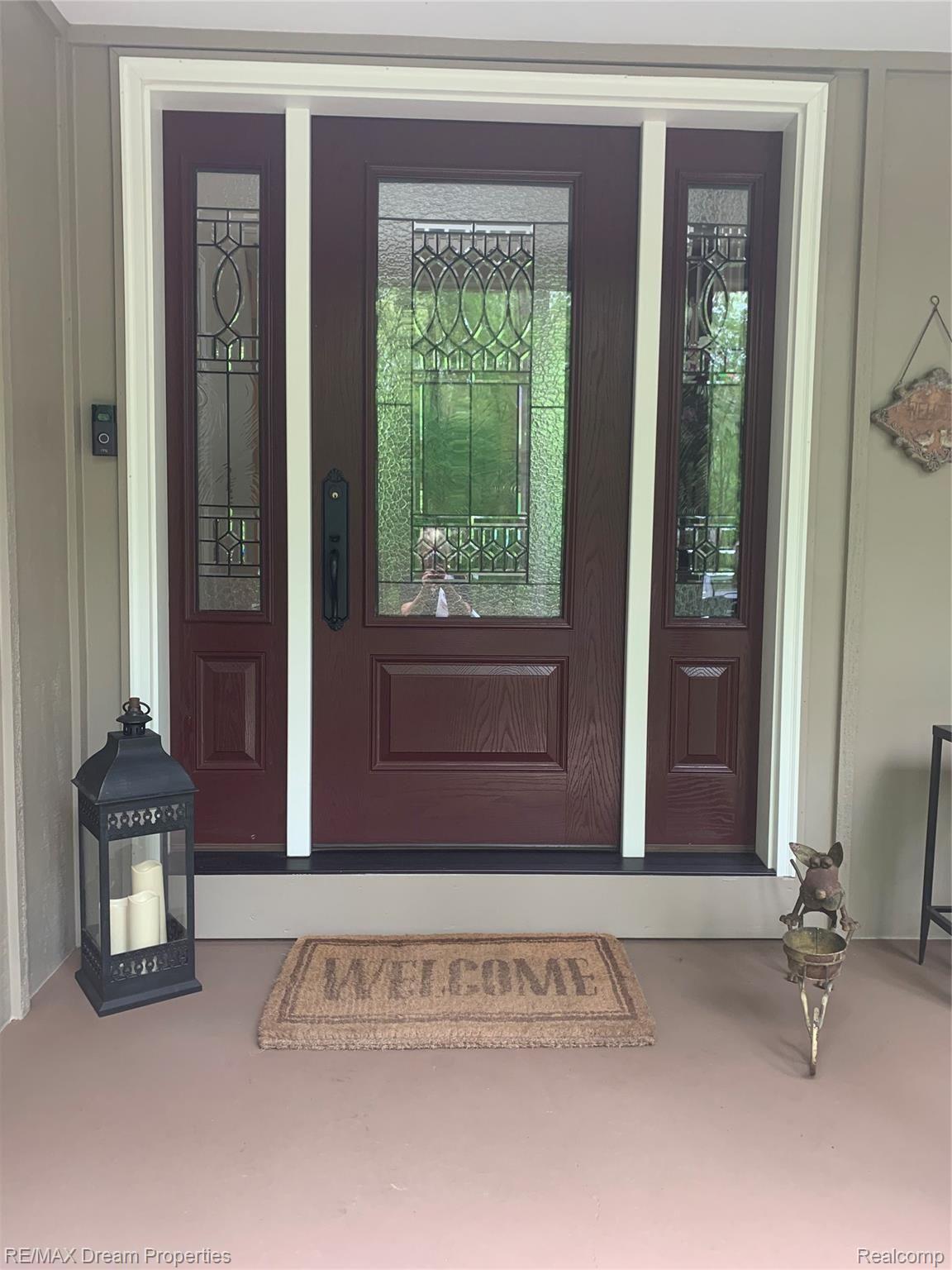 555 Scottshill Road Milford, MI 48381 - Photo 2 of 21 scottshill fron door.jpg