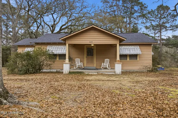 $87,000 | 608 East Railroad Avenue, Gloster, MS 39638