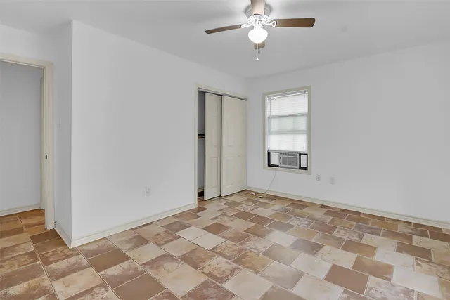 $1,500 | 727 South Iowa Street, La Porte, TX 77571