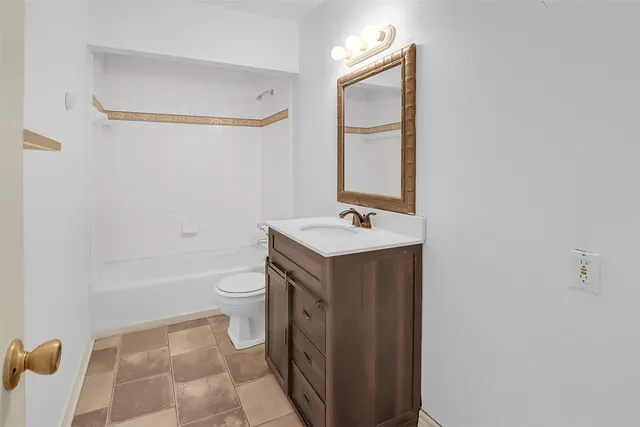 $1,500 | 727 South Iowa Street, La Porte, TX 77571