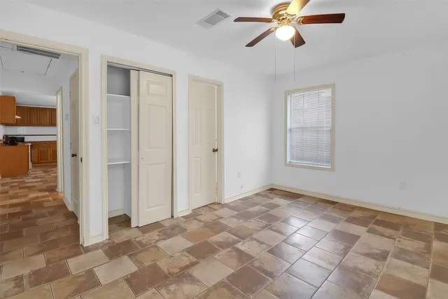 $1,500 | 727 South Iowa Street, La Porte, TX 77571