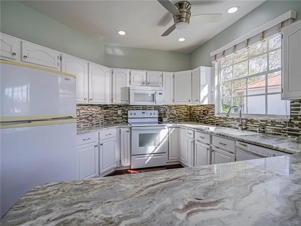 $2,850 | 2400 46th Avenue, Vero Beach, FL 32966