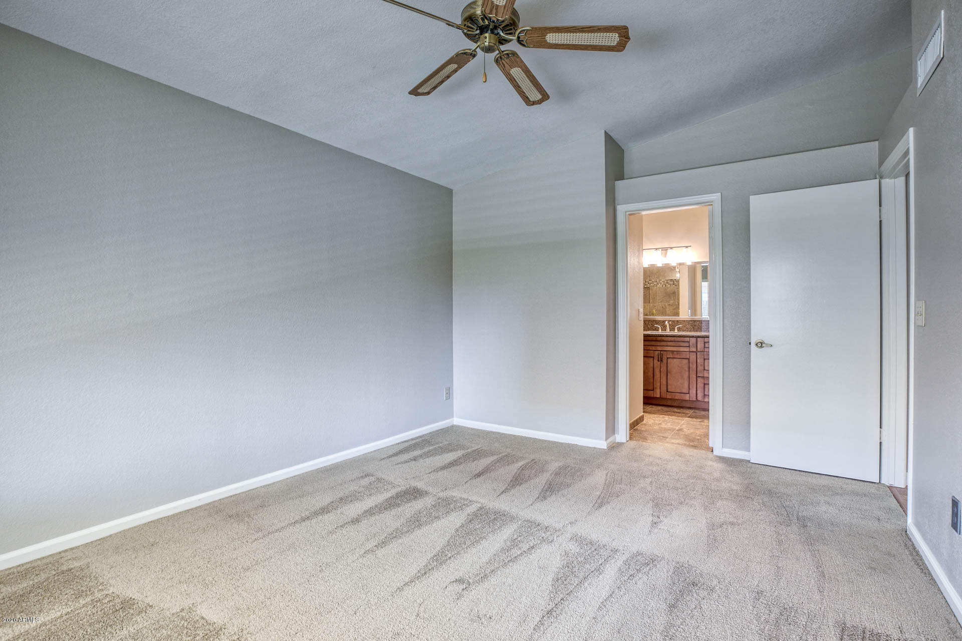 4639 East Piedmont Road Phoenix, AZ 85044 - Photo 12 of 27 3A9A0246