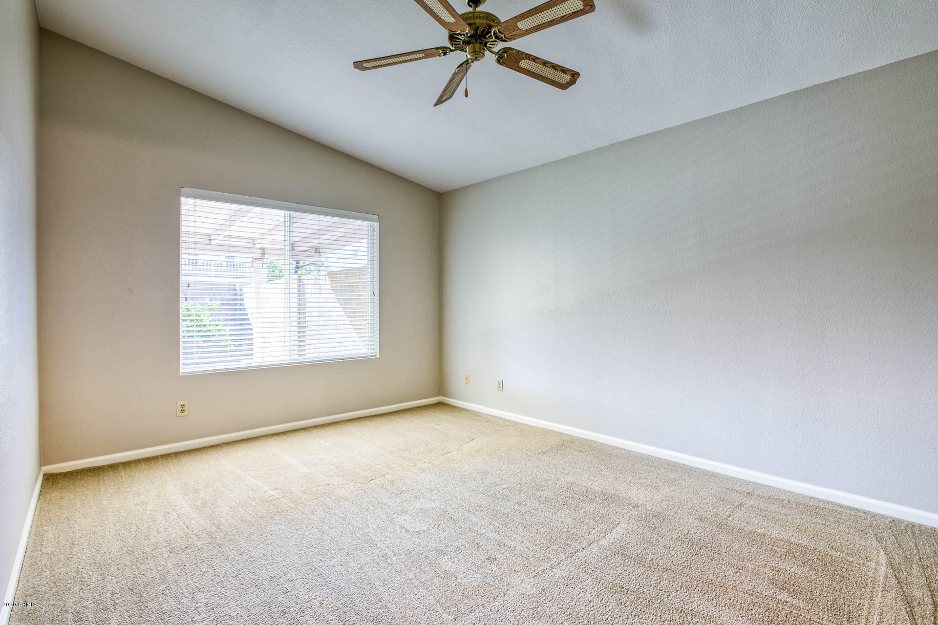 4639 East Piedmont Road Phoenix, AZ 85044 - Photo 13 of 27 3A9A0243