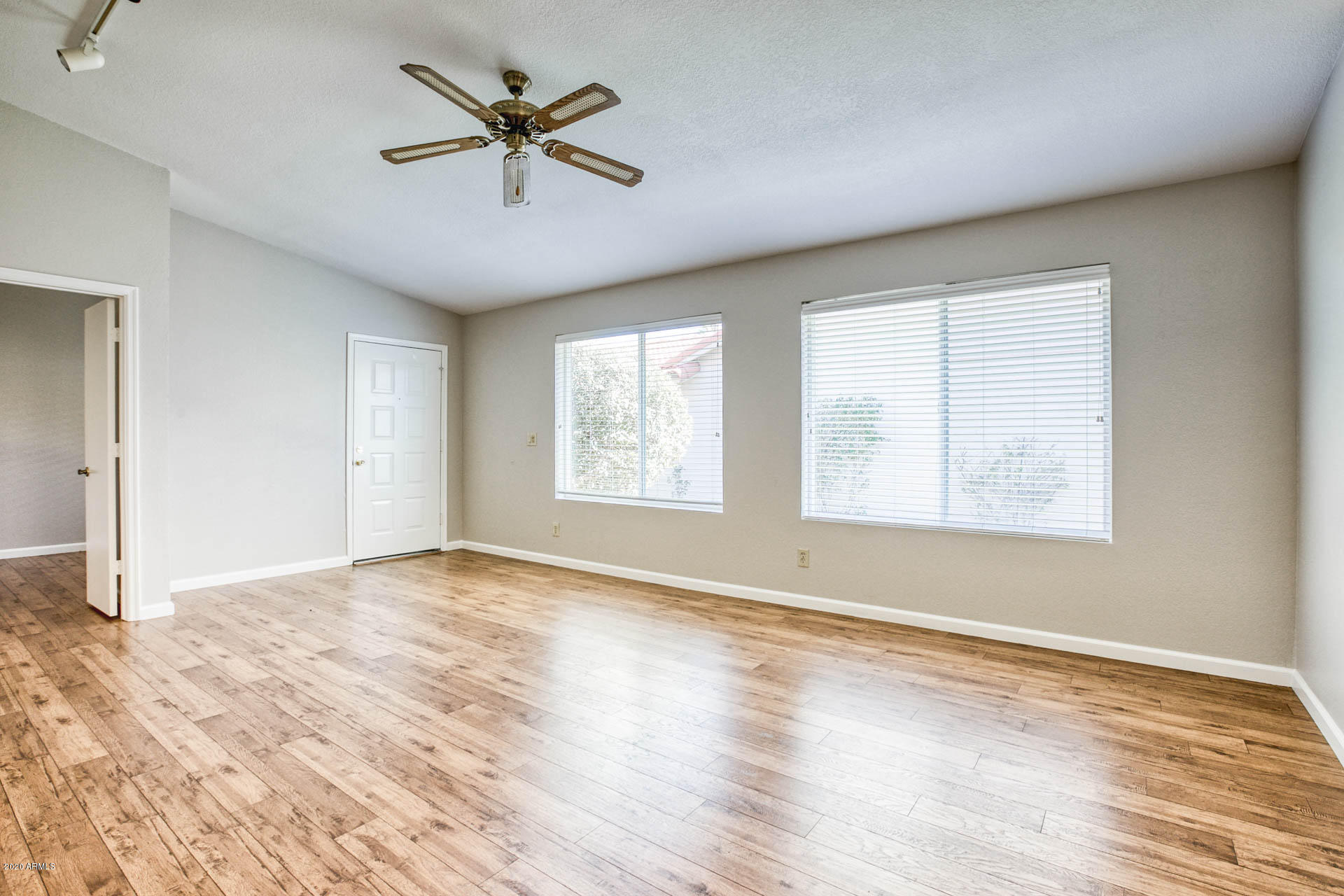 4639 East Piedmont Road Phoenix, AZ 85044 - Photo 4 of 27 3A9A0226