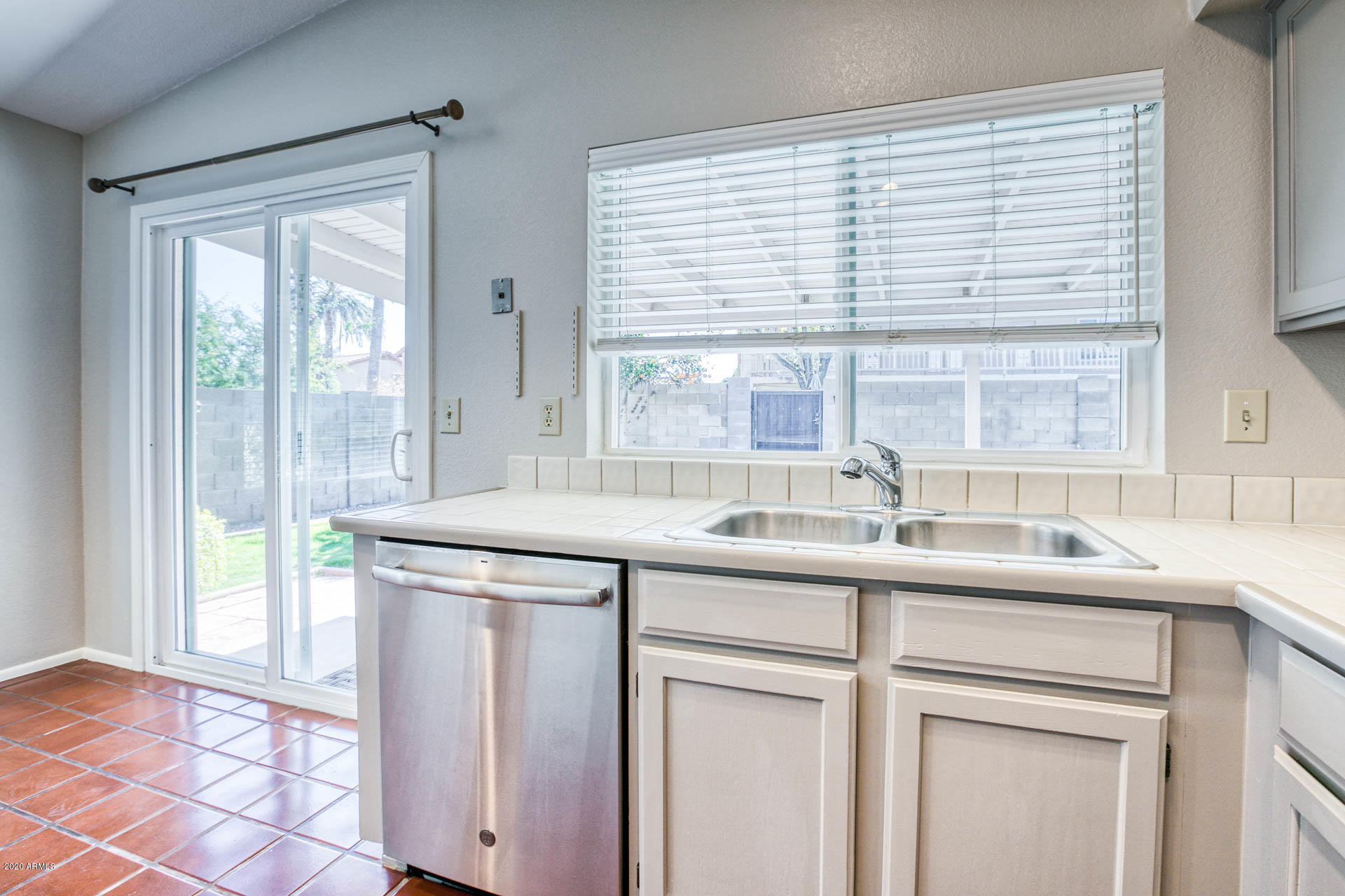 4639 East Piedmont Road Phoenix, AZ 85044 - Photo 9 of 27 3A9A0216
