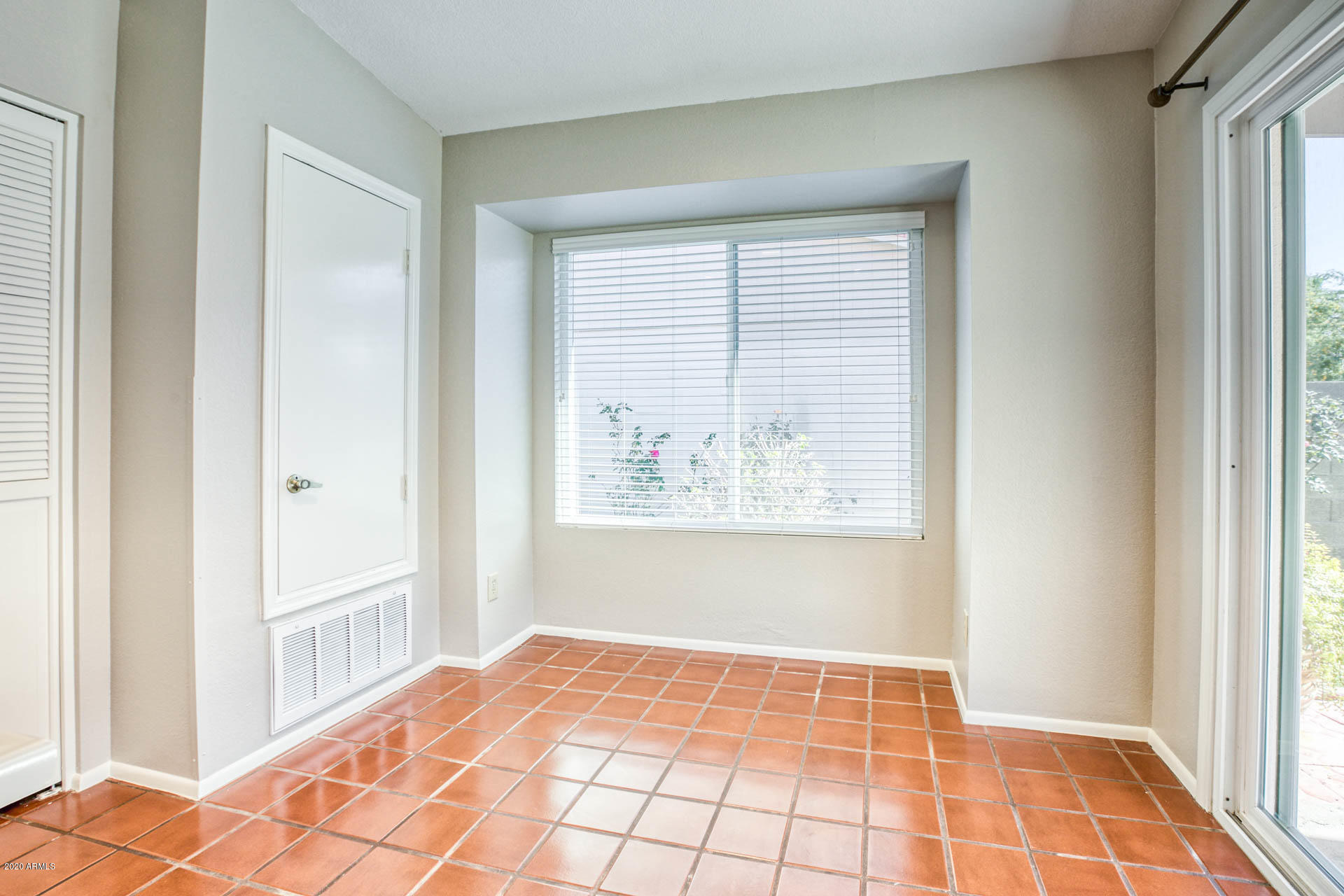 4639 East Piedmont Road Phoenix, AZ 85044 - Photo 10 of 27 3A9A0219
