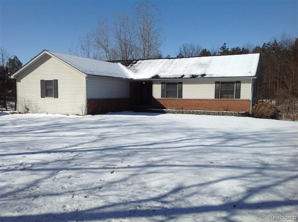 27767 Martindale Road New Hudson, MI 48165 - Photo 1 of 17 IMG_0727.JPG