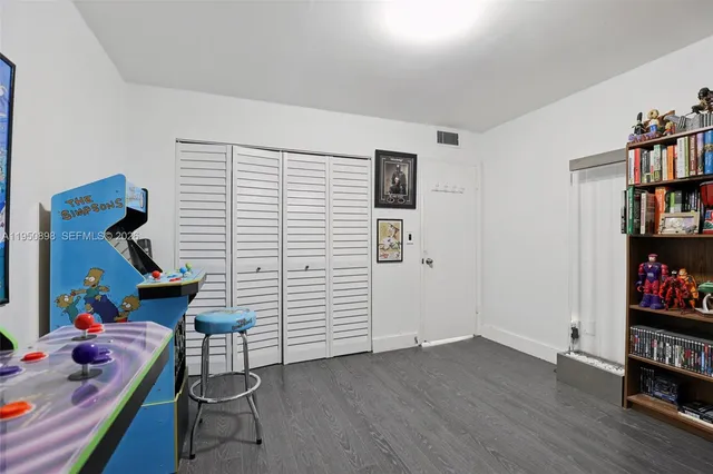 $250,000 | 1630 West 46th Street, Unit 208F, Hialeah, FL 33012