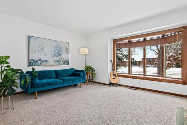 $635,000 | 5816 Oxford Street North, Shoreview, MN 55126