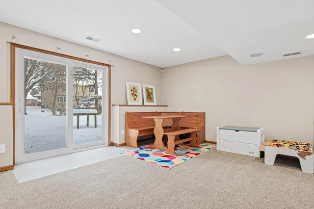 $635,000 | 5816 Oxford Street North, Shoreview, MN 55126