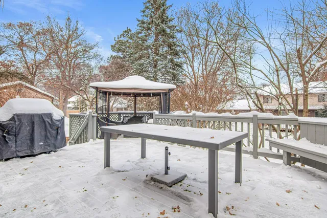 $635,000 | 5816 Oxford Street North, Shoreview, MN 55126