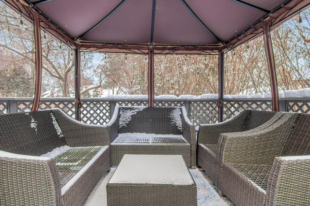 $635,000 | 5816 Oxford Street North, Shoreview, MN 55126