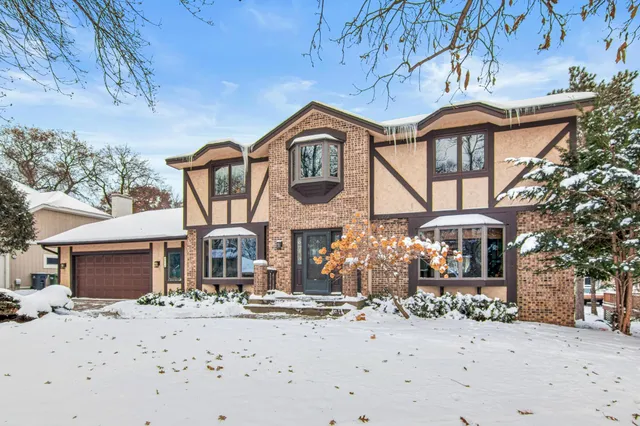$635,000 | 5816 Oxford Street North, Shoreview, MN 55126