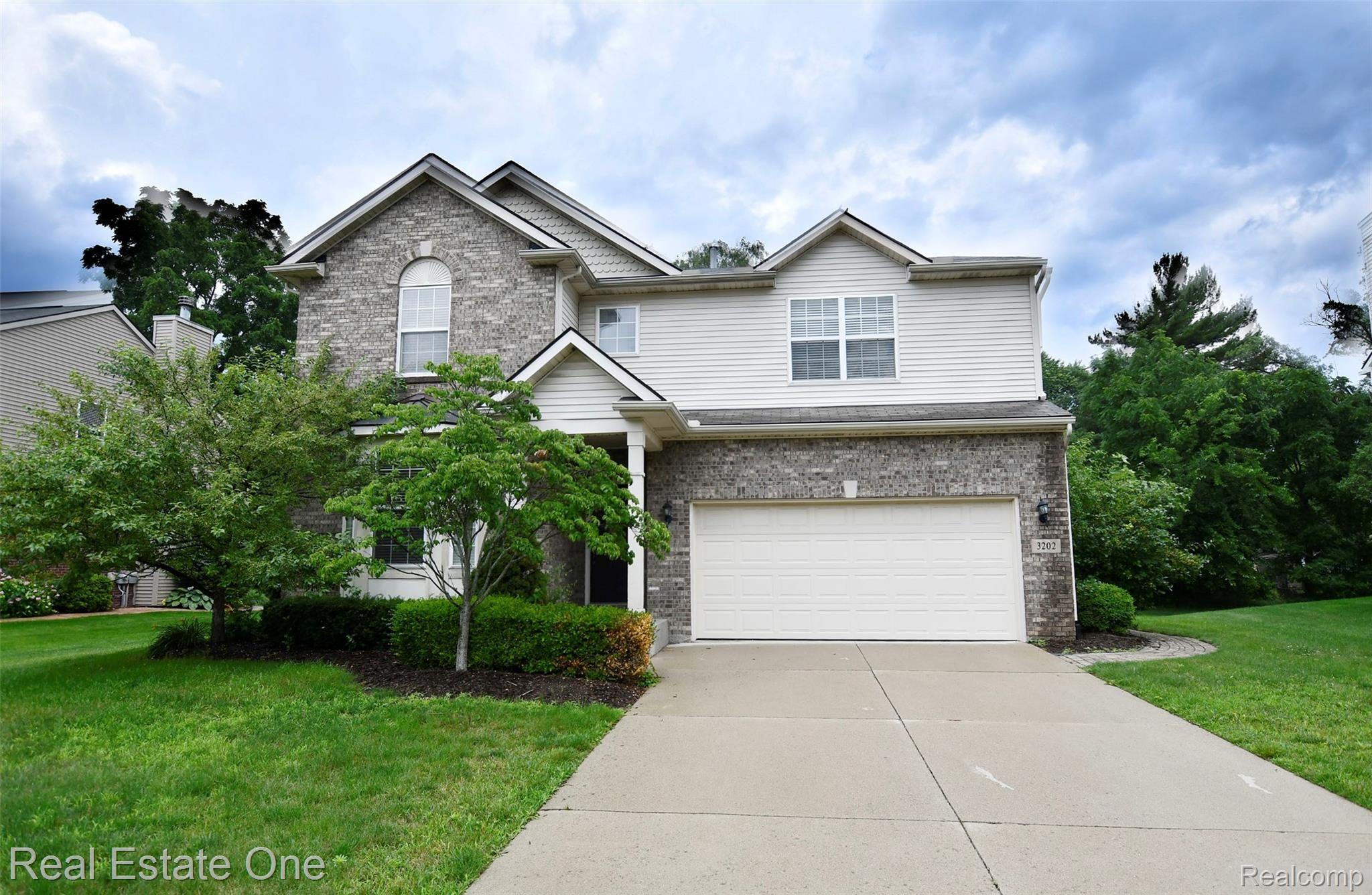 3202 Everett Drive Rochester, MI 48307 - Photo 1 of 28 Front Door2.jpg