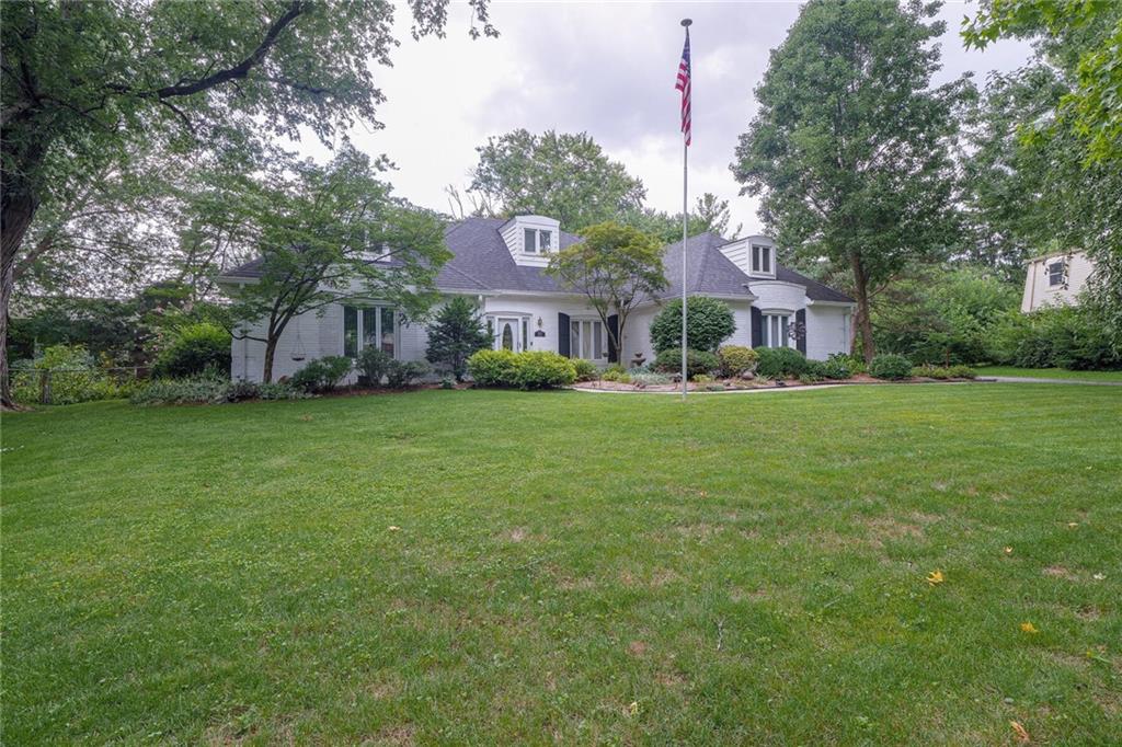 1739 Sturbridge Road Indianapolis, IN 46260 - Photo 3 of 38 Gallery Image 3