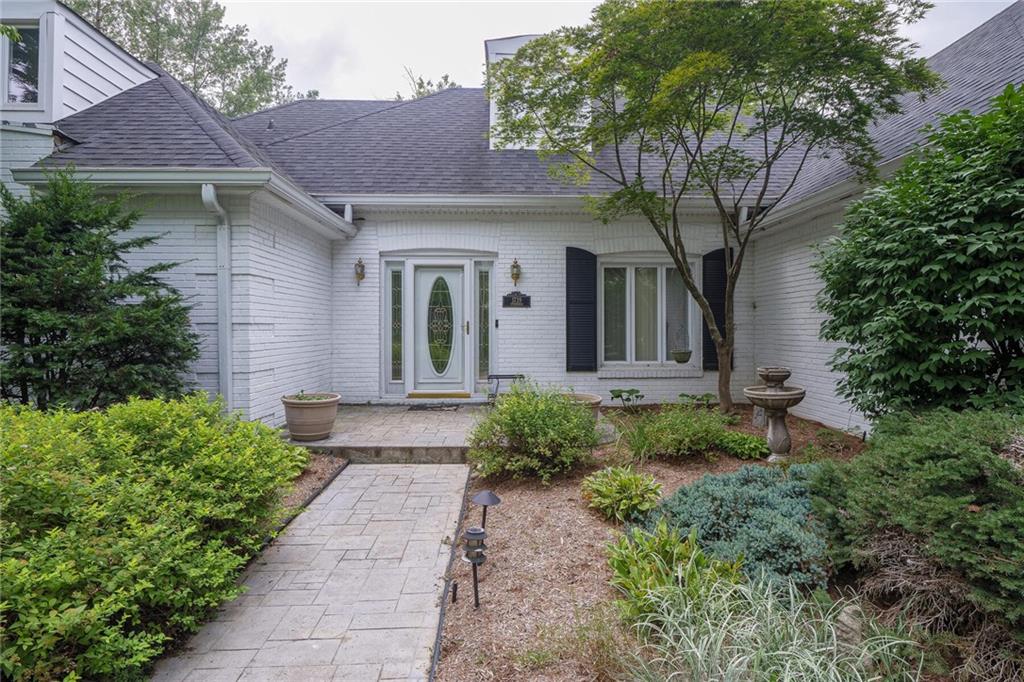 1739 Sturbridge Road Indianapolis, IN 46260 - Photo 6 of 38 Gallery Image 6
