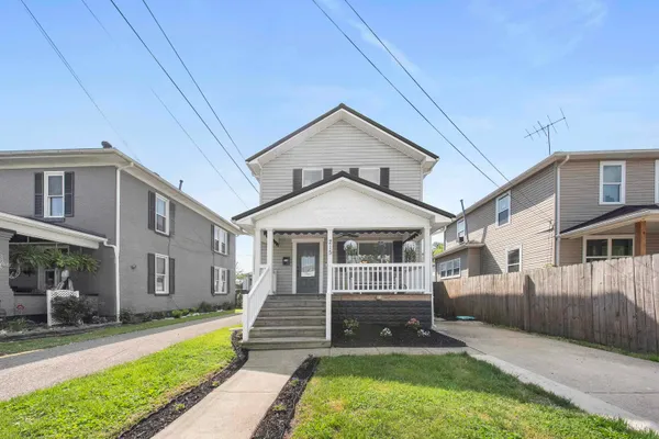 $179,900 | 215 Amanda Street, Russell, KY 41169