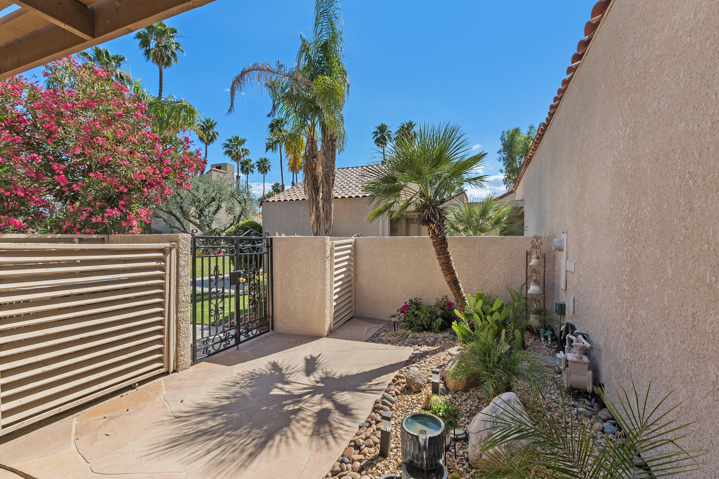 132 Racquet Club Drive South Rancho Mirage, CA 92270 - Photo 6 of 35 6_11411412_169416_169416-EI-106