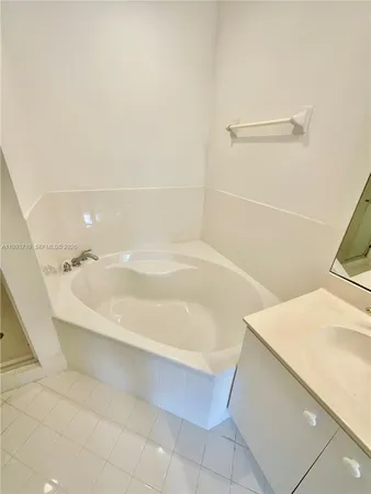 $3,700 | 5628 Northwest 113th Avenue, Unit 5628, Doral, FL 33178
