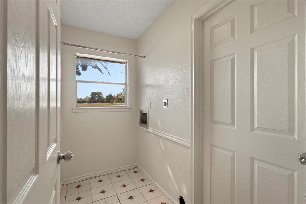 1400 Ridgecrest Drive Plano, TX 75074 - Photo 12 of 32 a view of utility room