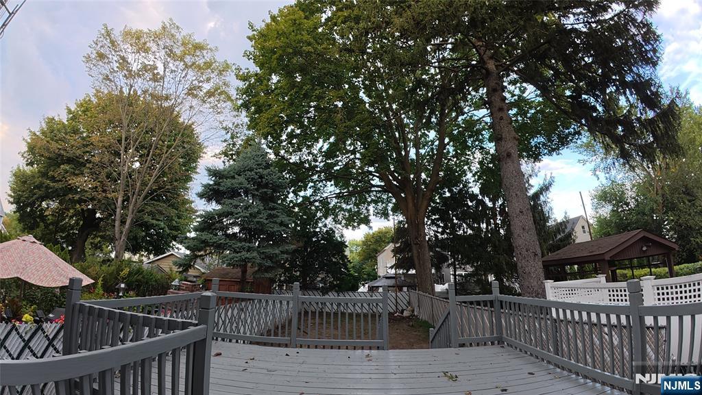 322 Rutherford Boulevard Clifton, NJ 07014 - Photo 13 of 32