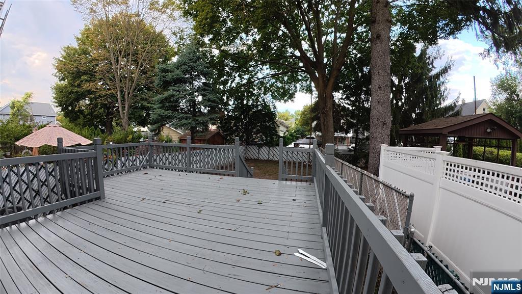 322 Rutherford Boulevard Clifton, NJ 07014 - Photo 14 of 32